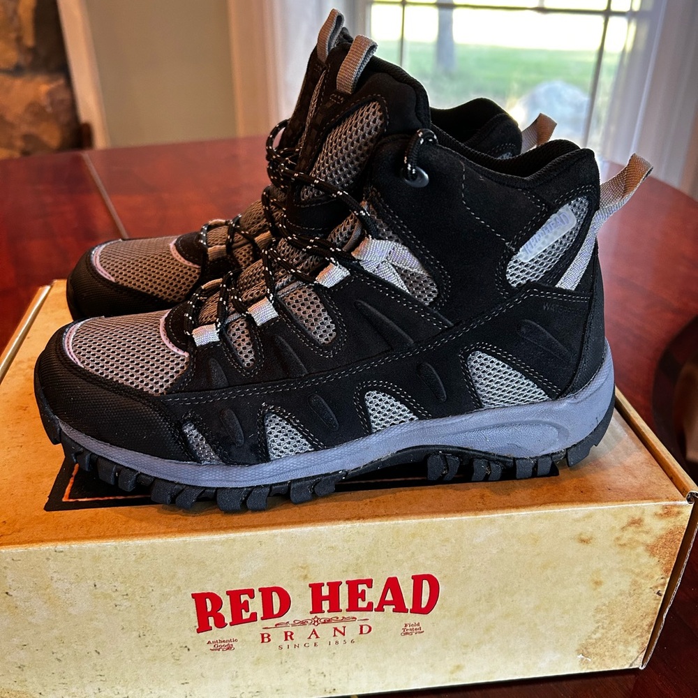 Red Head hiking boots Size 9
